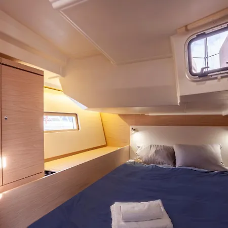 Yacht Psari Πλωτό κατάλυμα Θεσσαλονίκη